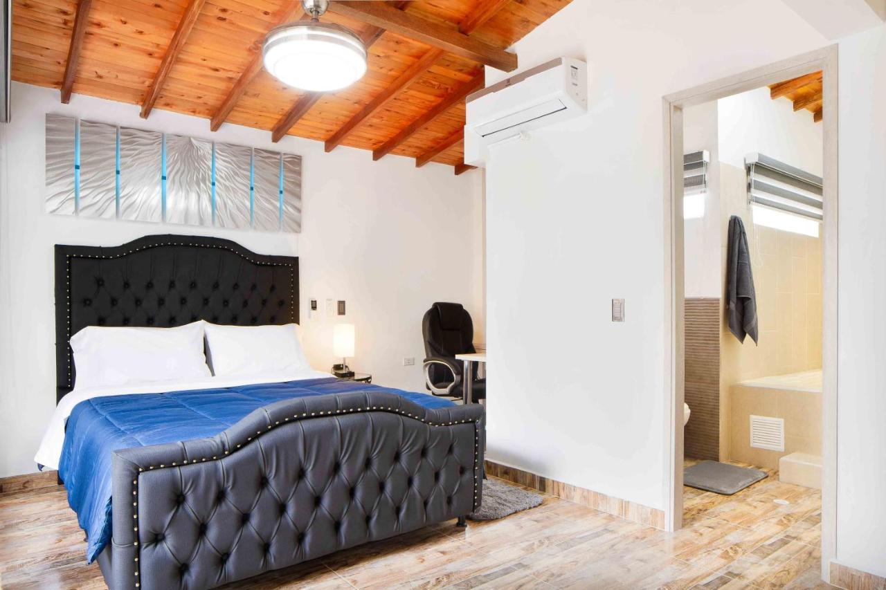 Aparthotel Miracle Medellín Esterno foto